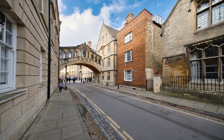 Hertford Bridge (Bridge of Sighs). Image courtesy of Chris Rycroft via Flickr Commons.