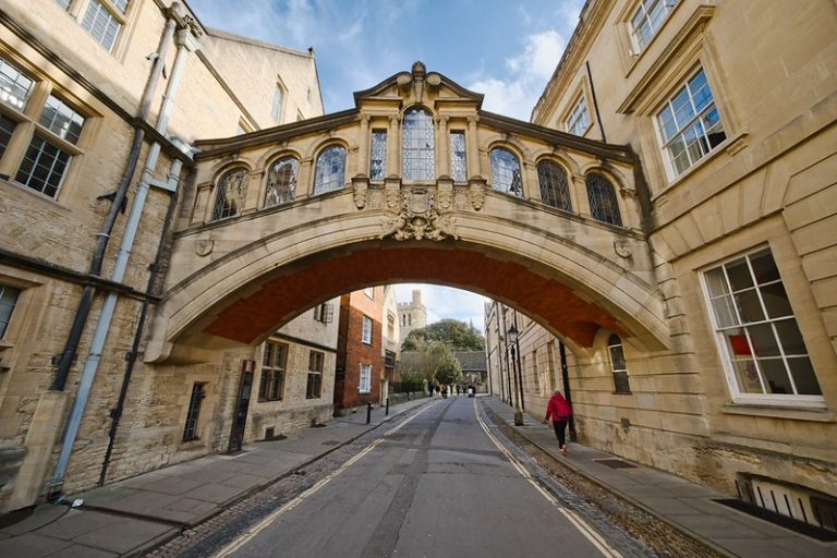 Hertford Bridge (Bridge of Sighs). Image courtesy of Chris Rycroft via Flickr Commons.