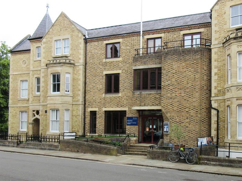 Oxford University - Rewley House Continuing Education Library.