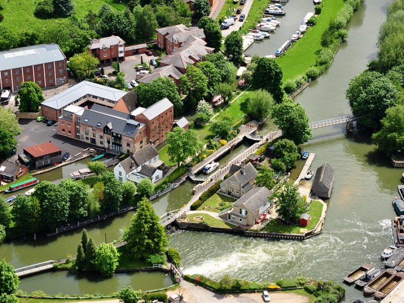 Oxford Osney Lock - Places to See Around Oxford + Walks